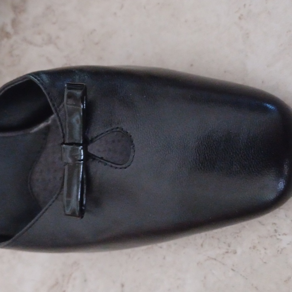 Easy Spirit Leather Slip Ons - NWOT - Picture 4 of 8